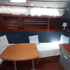 Hotel en barco Barcelona Boat Experience, Sant Adrià de Besòs