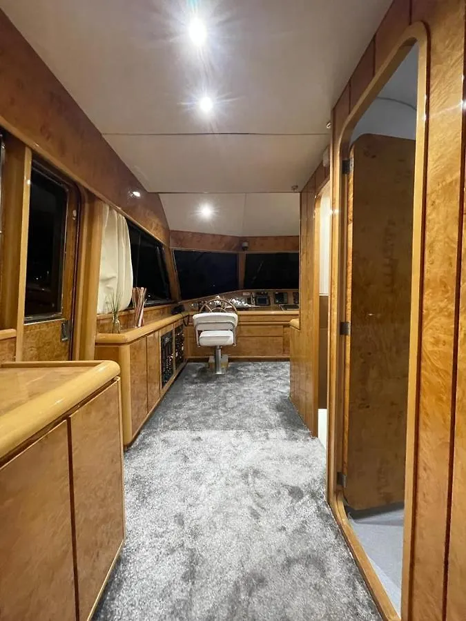 Hotel Yate Aloha à Sant Adrià de Besòs Bateau-hôtel