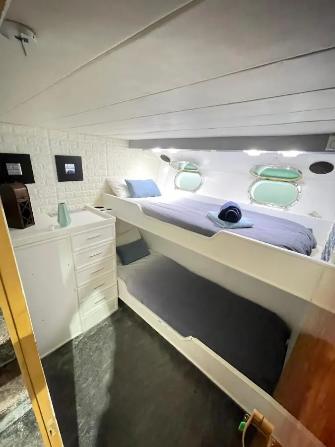 Hotel Yate Aloha Sant Adrià de Besòs