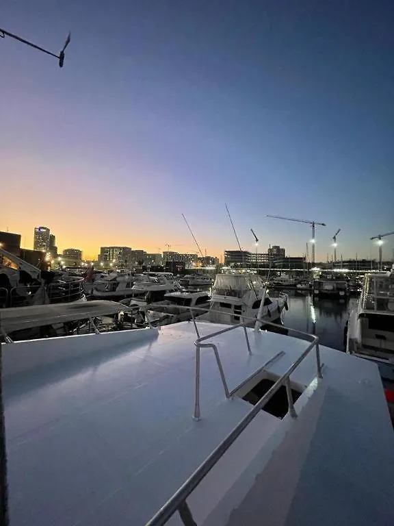 Hotel Yate Aloha Sant Adrià de Besòs Hotel en barco